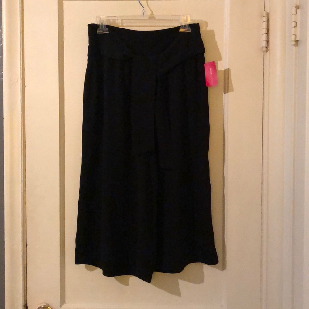Women’s gauchos with tie waist by LOVECULTURE.